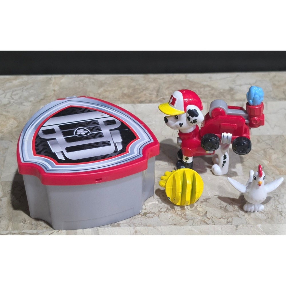 PAW Patrol Marshall Rescue Case Playset with Chickaletta Figure and Water Cannon